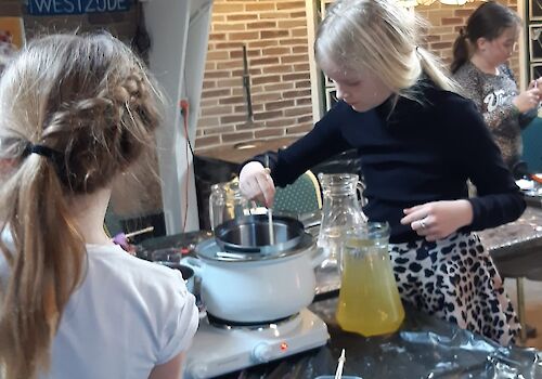 Kinderfeestje  Zeep of Shampoo maken