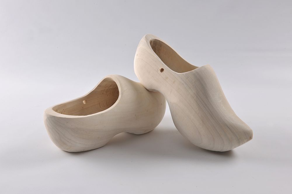 Wooden shoes natural