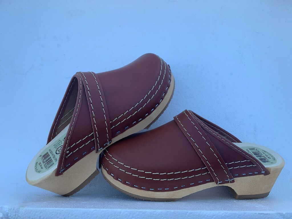 Wooden shoes with brown leder