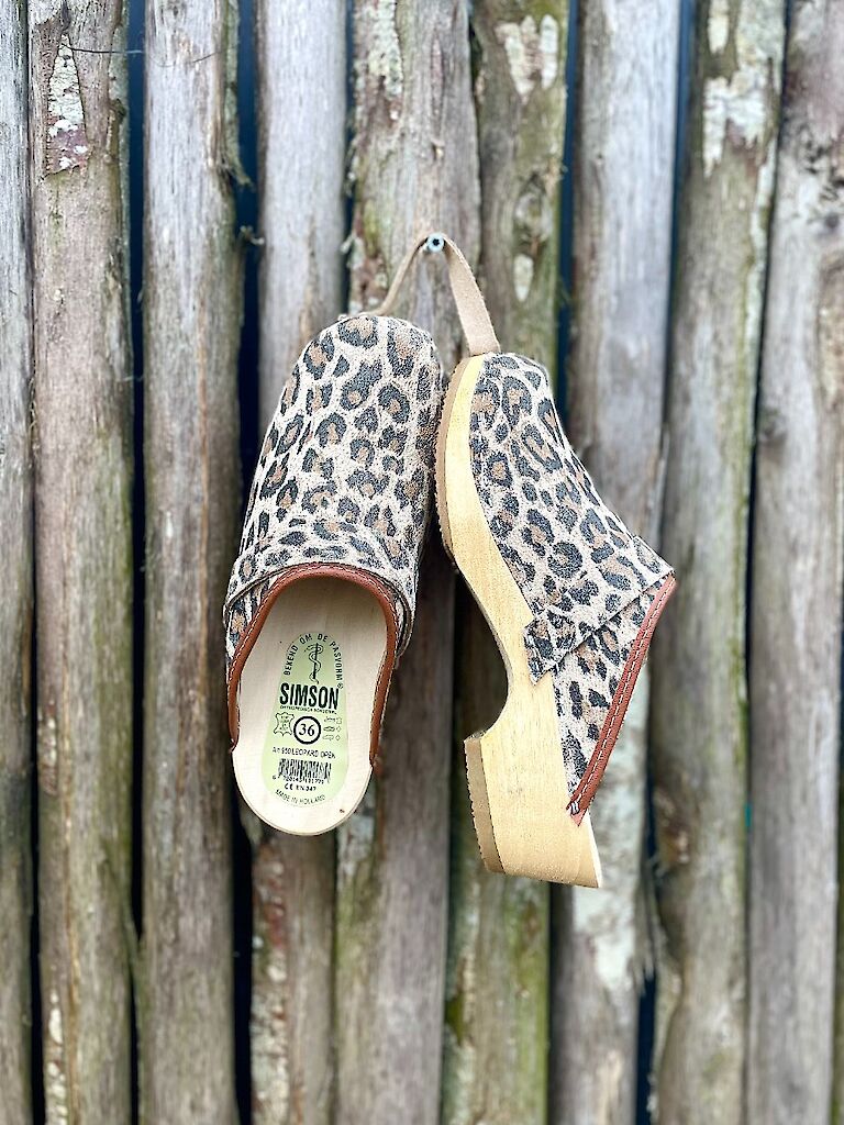 Leather clog leopard